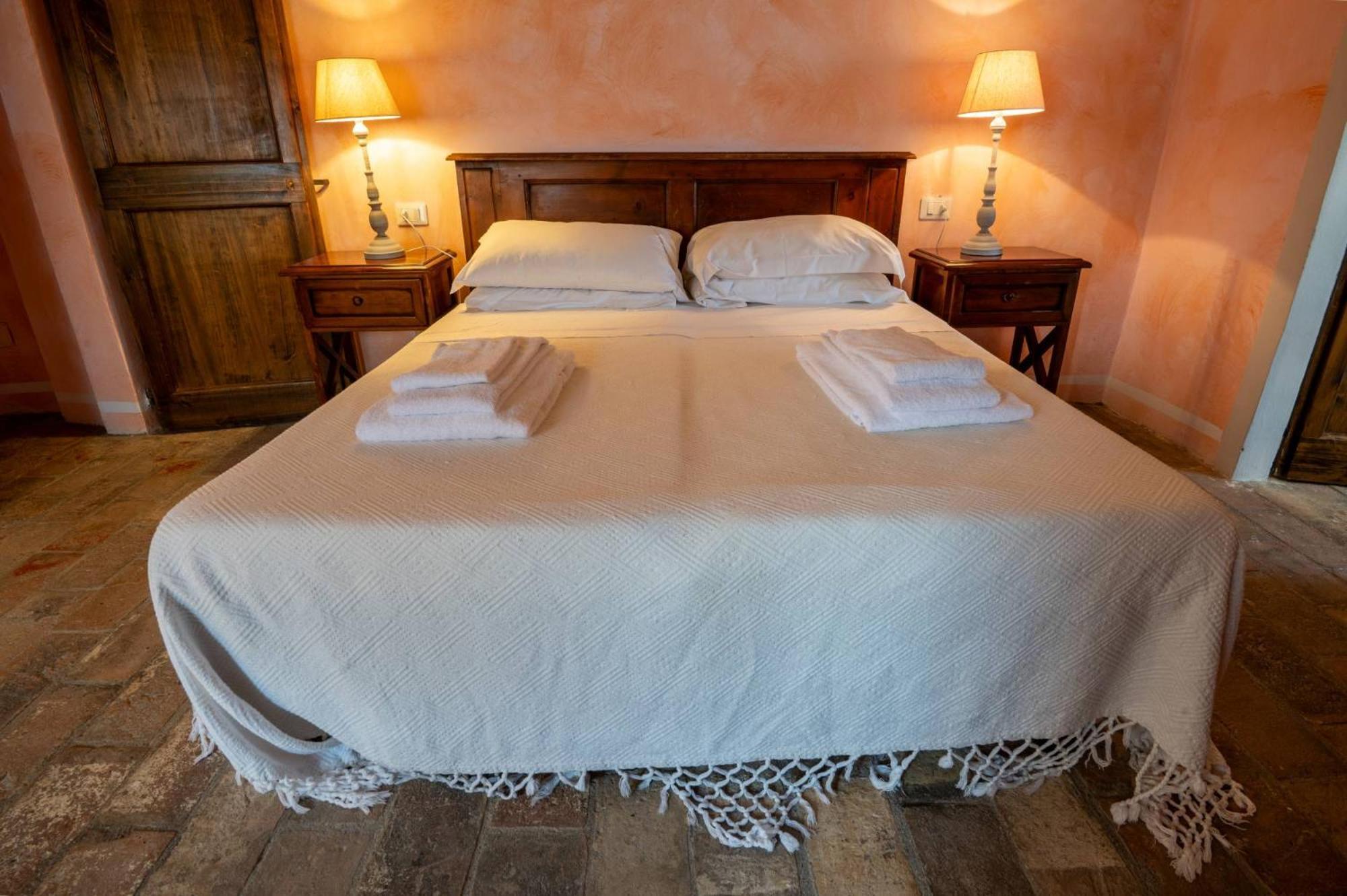 Bed and Breakfast Castello Valenzino Antognola Exterior foto
