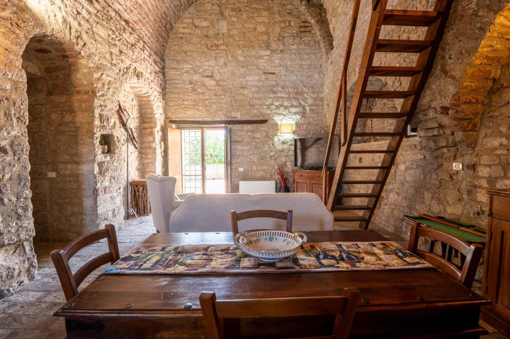 Bed and Breakfast Castello Valenzino Antognola Exterior foto